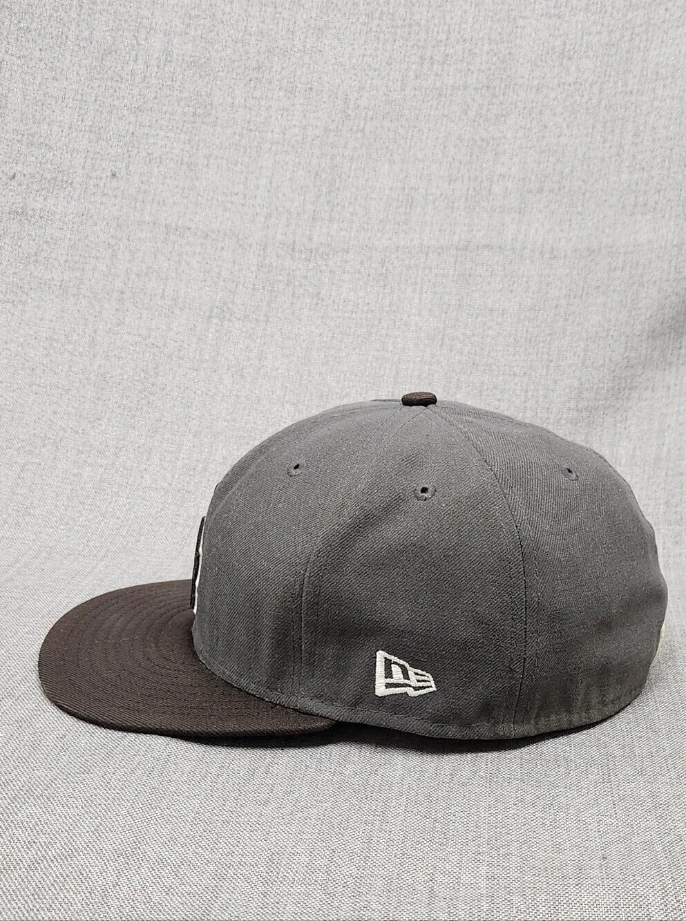 New Era × Los Angeles Dodgers LA Grey & Black Colorway. Fitted 7 5/8. 59FIFTY